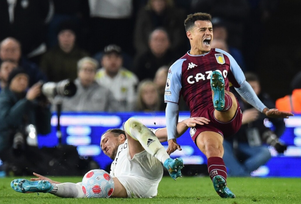  库杜斯凌空抽射轰世界波，西汉姆联客场擒富勒姆  